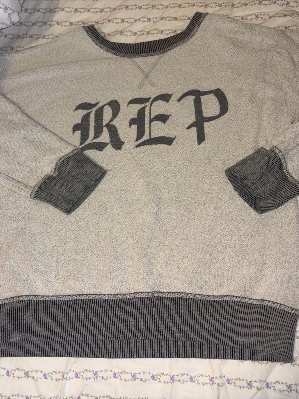 Extremely Rare Taylor Swift Reputation Reversible Crew Neck Sweatshirt